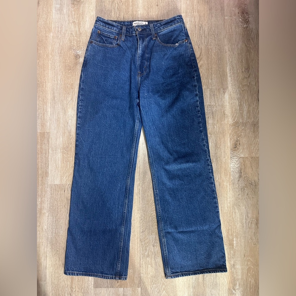 Abercrombie & Fitch Dark Blue Relaxed Women’s Jeans